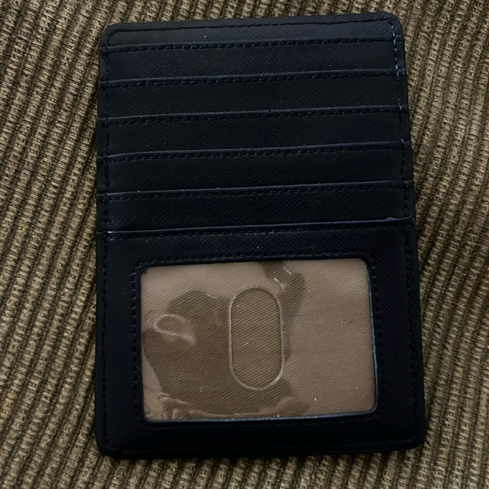 Navy Neiman’s Leather 6 slots, zip, pocket wallet